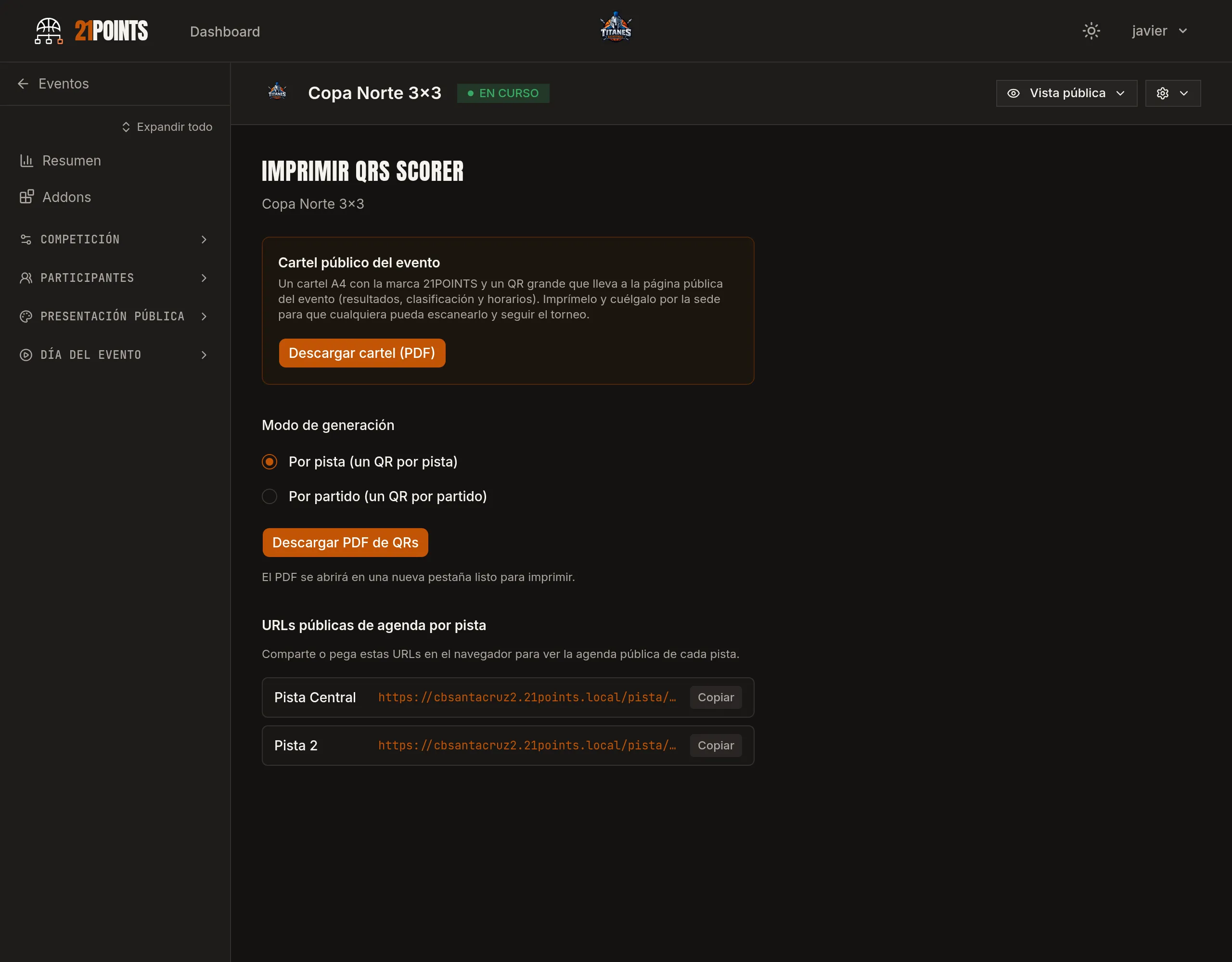 Pantalla Imprimir QRs Scorer del panel, con el cartel público del evento en PDF, el modo de generación por pista o por partido y las URLs públicas de agenda de cada pista.