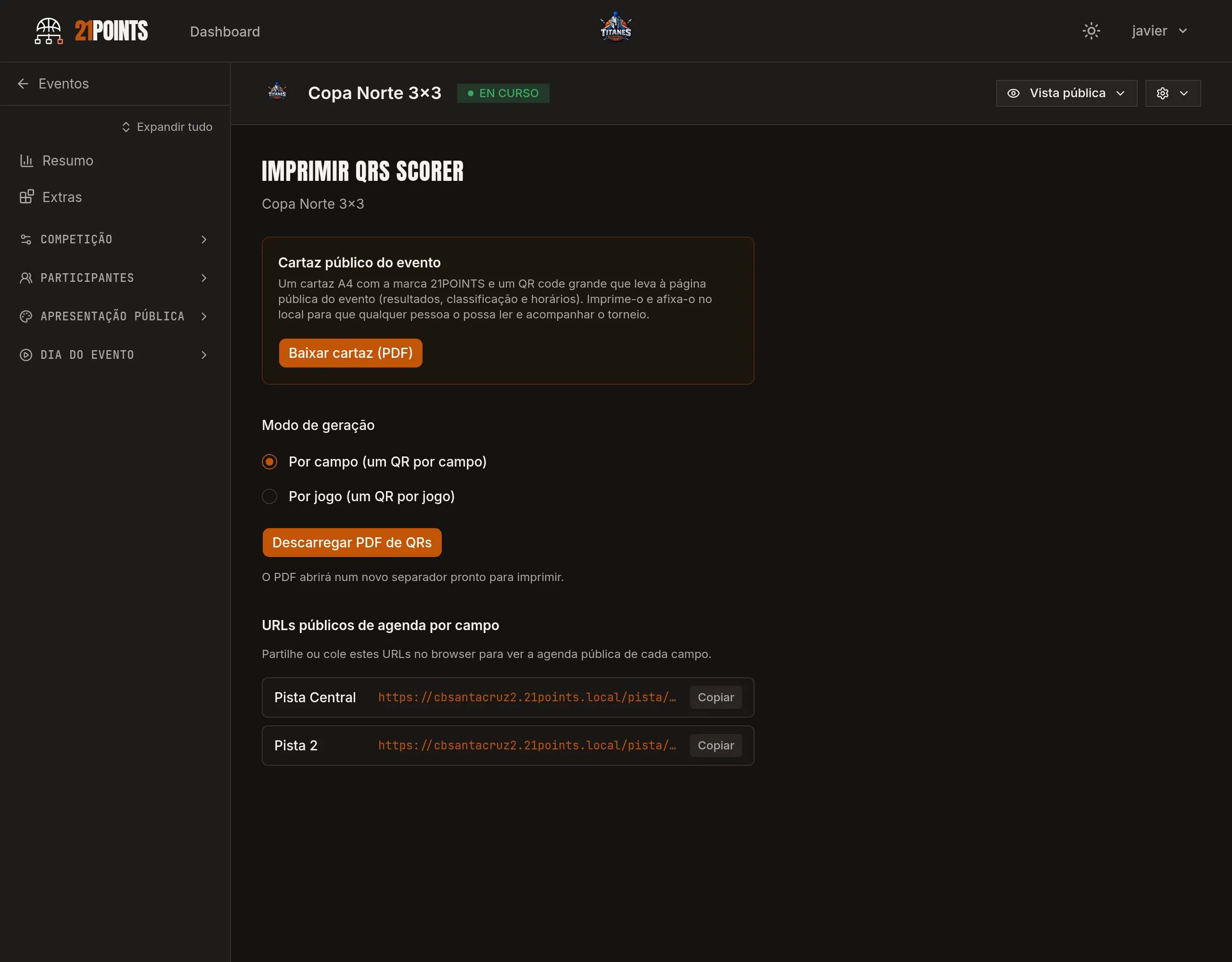 Ecrã Imprimir QRs Scorer do painel, com o cartaz público do evento em PDF, o modo de geração por campo ou por jogo e os URLs públicos da agenda de cada campo.
