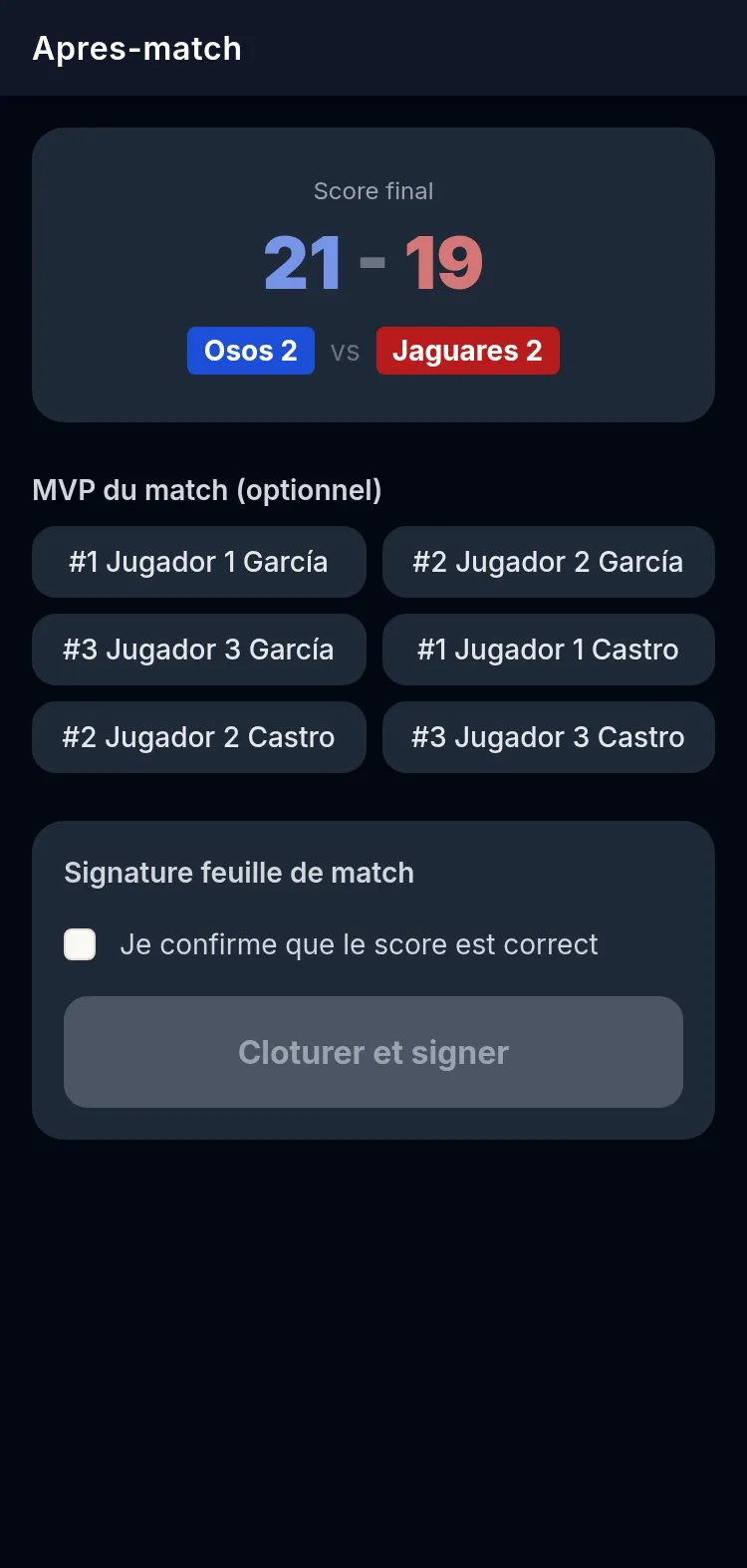 Écran d'après-match de la Scorer APP sur un téléphone : le résultat final avec les deux équipes, la liste des joueurs pour choisir le MVP et le bloc de signature de la feuille avec la case de confirmation du score.