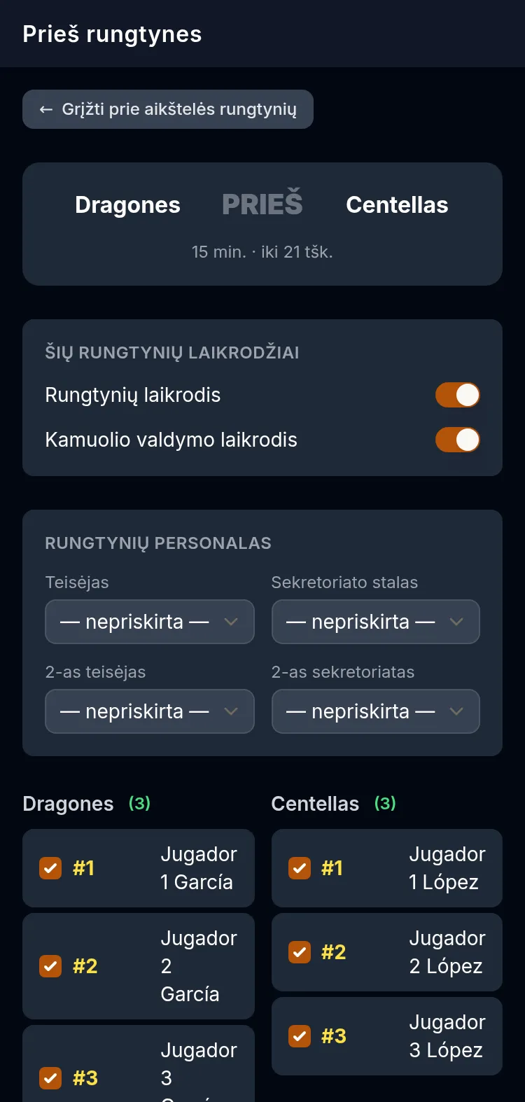 Scorer APP pasiruošimo ekranas telefone: dvi komandos su trukme ir tikslo taškais, rungtynių laikrodžio ir valdymo laikrodžio jungikliai, rungtynių personalas ir kiekvieno žaidėjo numeriai.