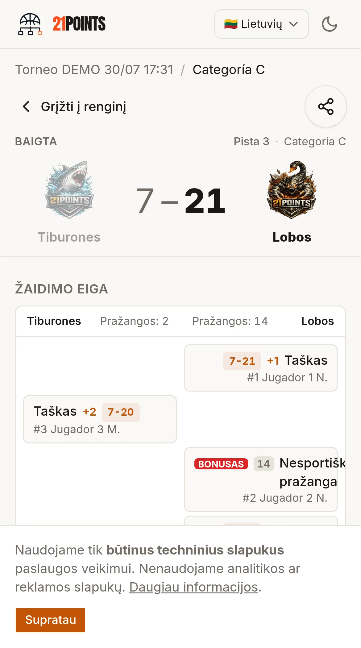 Rungtynių kortelė telefone: baigtos rungtynės 21-20 tarp Equipo 4 M ir Equipo 2 M, su skiltimi « Ėjimas po ėjimo », detalizuojančia taškus pagal žaidėją ir numerį ir kiekvienos komandos pražangas.